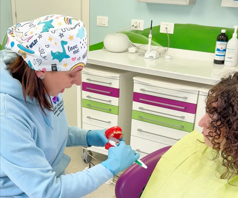 Lavare i denti ai bambini (2) Lavare i denti ai bambini